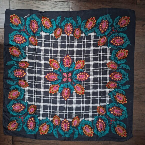 Diane Von Furstenburg 100% Silk Scarf - Picture 1 of 6